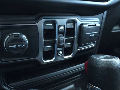 Used 2022 Jeep Wrangler Unlimited Sport image 35