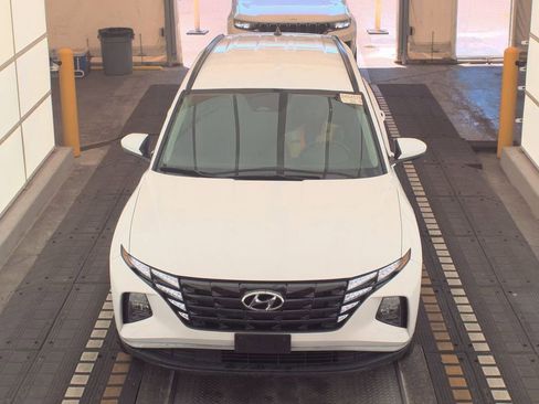 Used 2024 Hyundai Tucson SEL FWD image 2