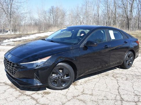 Used 2022 Hyundai Elantra SEL image 13