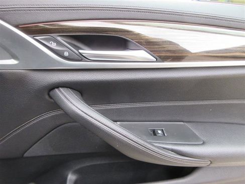 Used 2018 BMW 540i xDrive image 29