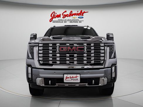 Used 2025 GMC Sierra 2500 Denali w/ Denali Reserve Package AWD/4WD image 2