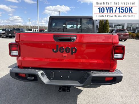 Used 2024 Jeep Gladiator Sport image 7
