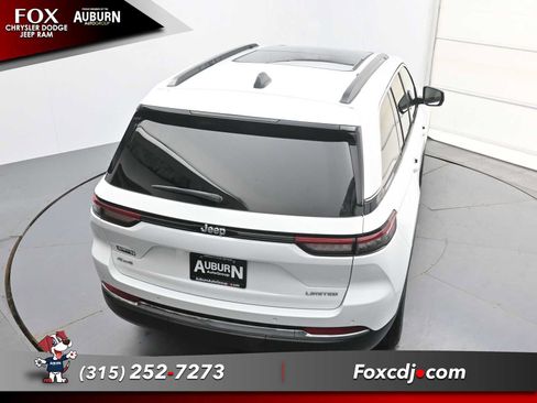 Used 2025 Jeep Grand Cherokee Limited AWD/4WD image 32