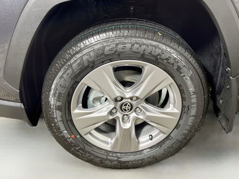 Used 2025 Toyota RAV4 XLE w/ Convenience Package FWD image 13