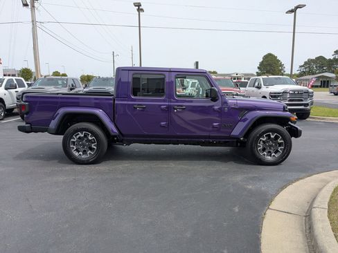 New 2026 Jeep Gladiator Sport AWD/4WD image 4