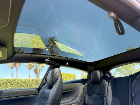 Used 2017 Ferrari GTC4Lusso image 24