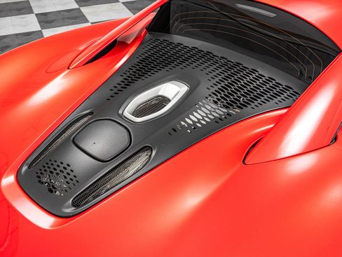 Used 2023 McLaren Artura RWD image 36