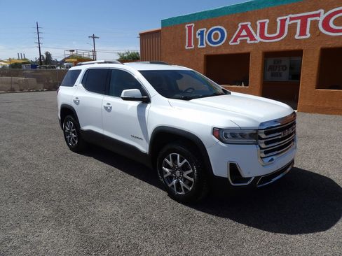 Used 2023 GMC Acadia SLT FWD image 2