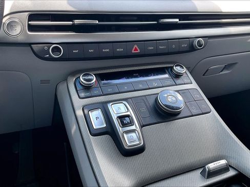 Used 2025 Hyundai Palisade SE FWD image 31