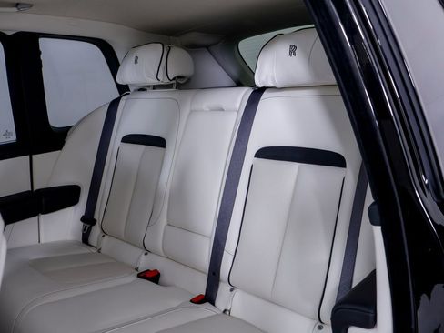 Used 2023 Rolls-Royce Cullinan w/ Technology Package AWD/4WD image 8