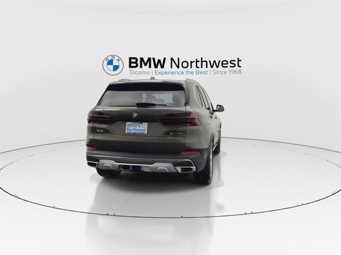 Used 2025 BMW X5 xDrive40i w/ Climate Comfort Package AWD/4WD image 2