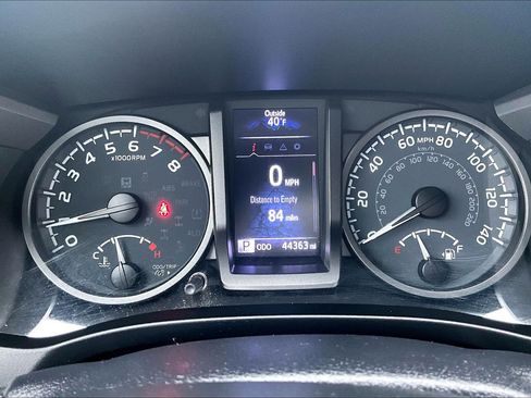 Used 2021 Toyota Tacoma TRD Off-Road image 19