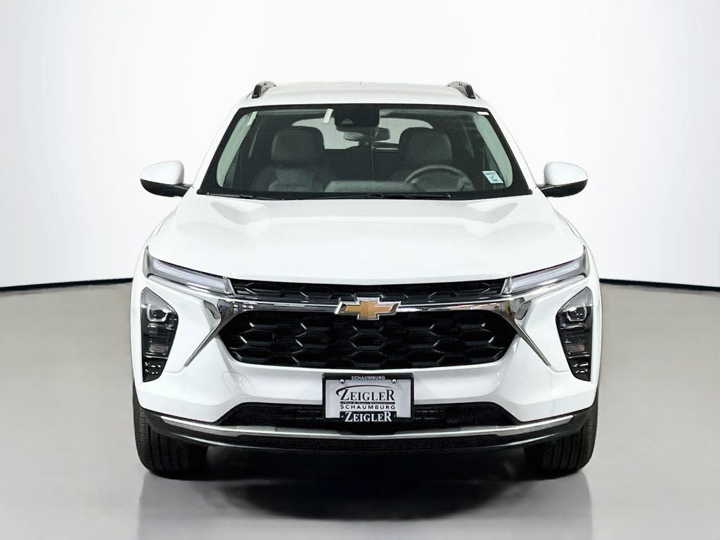New 2026 Chevrolet Trax LT w/ Driver Confidence Package FWD image 3