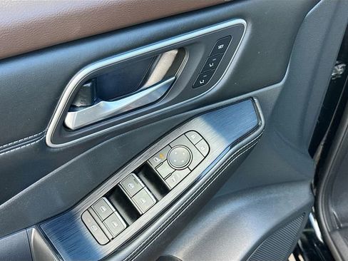 Used 2021 Nissan Rogue SL image 18