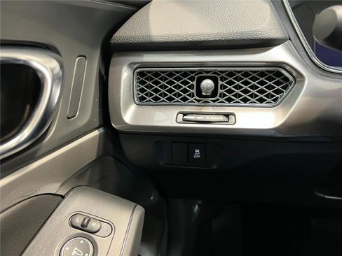 New 2025 Acura Integra image 18