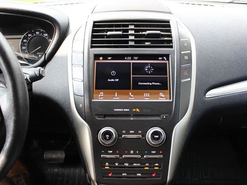 Used 2019 Lincoln MKC Premiere FWD image 26