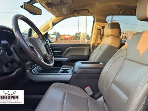 Used 2017 Chevrolet Silverado 1500 LTZ Z71 w/ LTZ Plus Package AWD/4WD image 9