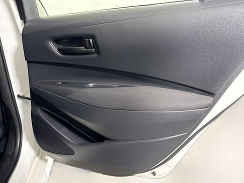 Used 2025 Toyota Corolla LE FWD image 27