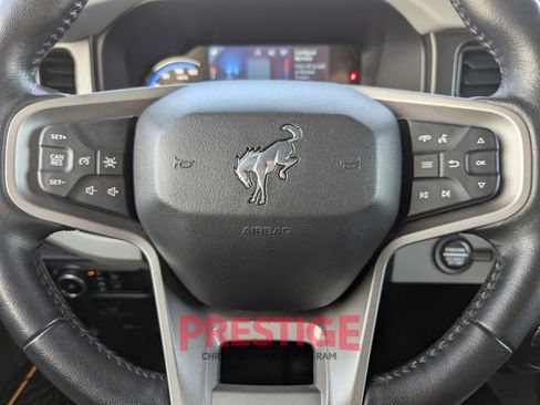 Used 2023 Ford Bronco Badlands image 15