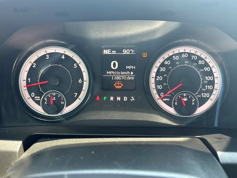Used 2020 RAM 1500 Classic SLT RWD image 20