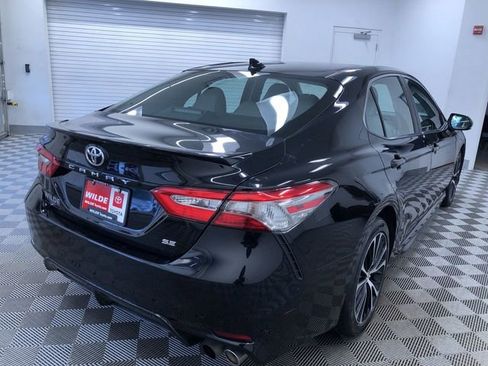 Used 2019 Toyota Camry SE image 32