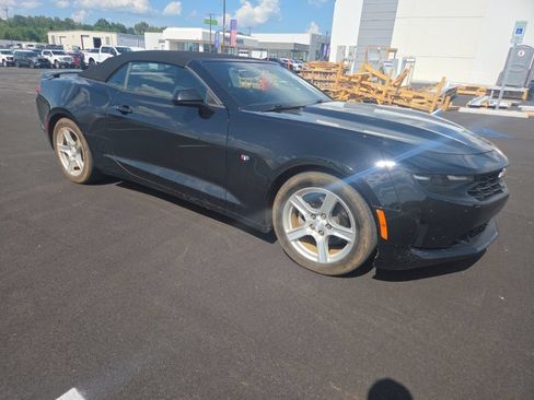 Used 2019 Chevrolet Camaro LT RWD image 17
