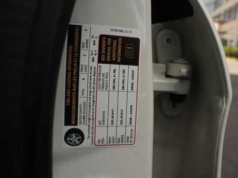 Used 2014 Mercedes-Benz CLA 250 4MATIC image 34
