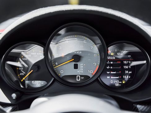 Used 2023 Porsche 718 Cayman GT4 RS RWD image 61