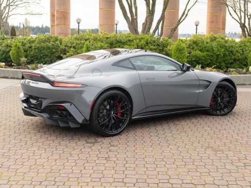 Used 2023 Aston Martin V8 Vantage Coupe image 46