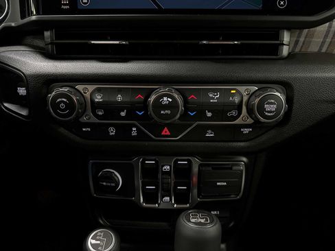 New 2026 Jeep Gladiator Sport AWD/4WD image 16
