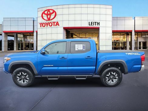 Used 2017 Toyota Tacoma TRD Off-Road w/ Tow Package image 8