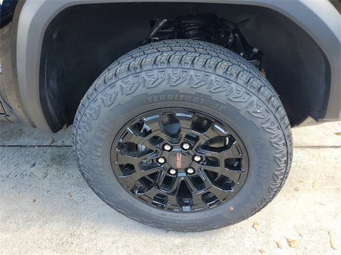 New 2026 GMC Canyon Elevation w/ Convenience Package image 5