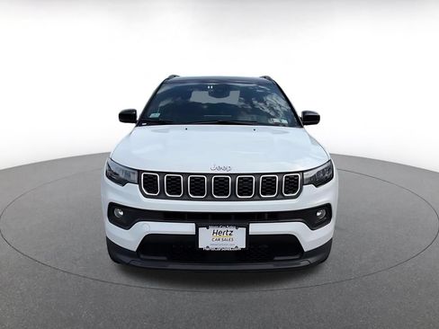 Used 2025 Jeep Compass Limited AWD/4WD image 4