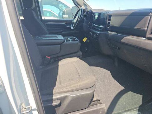 Used 2024 Chevrolet Silverado 2500 LT AWD/4WD image 7
