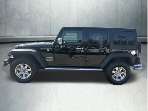 Used 2018 Jeep Wrangler Unlimited Sport S AWD/4WD image 2