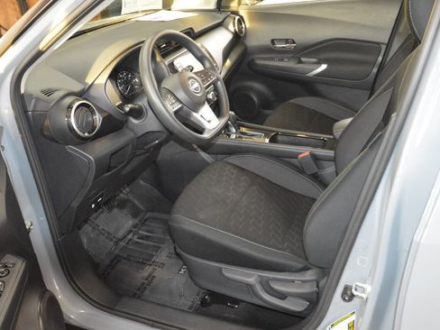 Used 2024 Nissan Kicks SV image 24