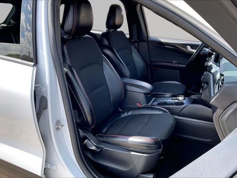 Used 2025 Ford Escape ST-Line FWD image 9