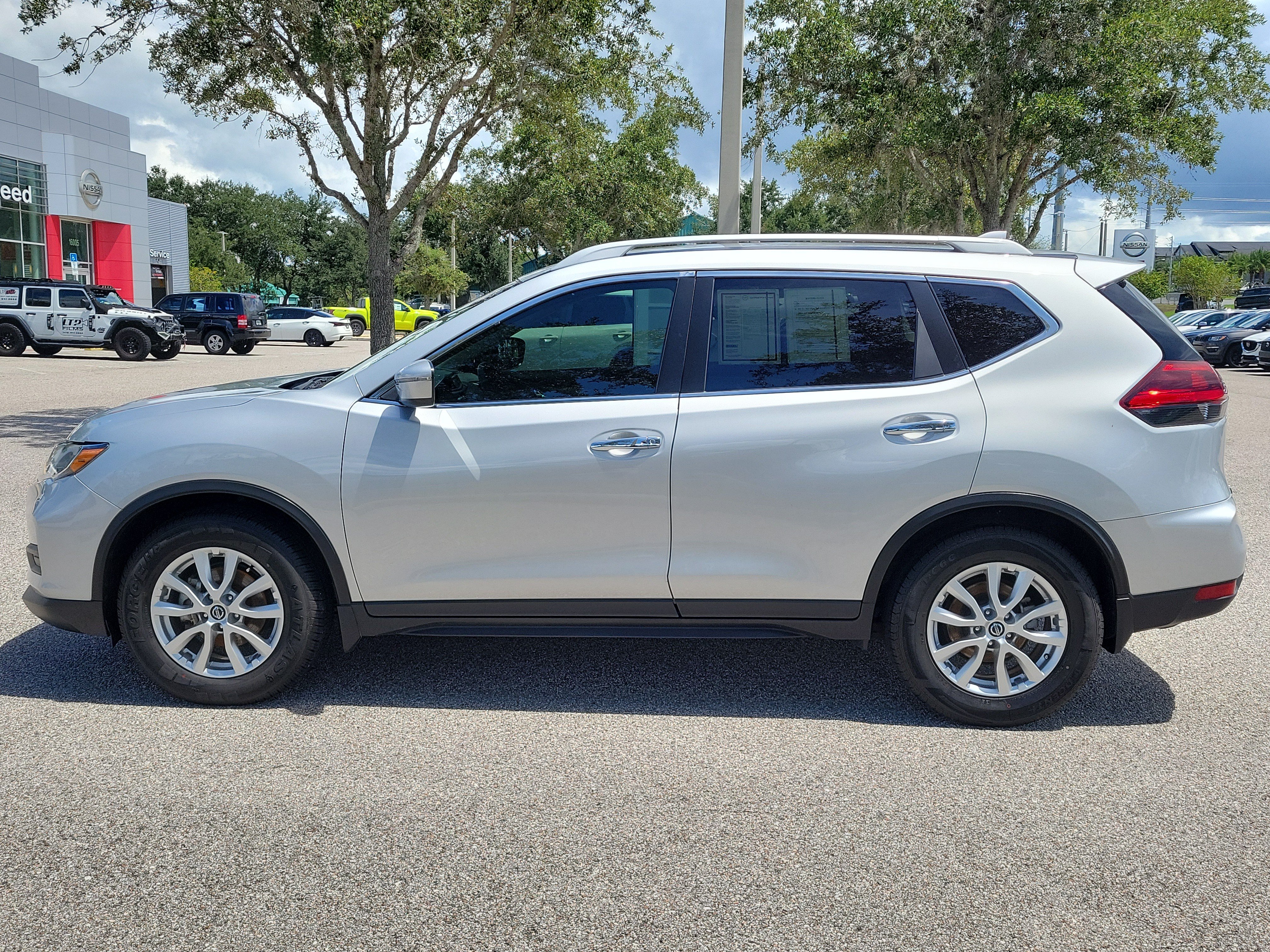 Certified 2020 Nissan Rogue SV FWD image 9