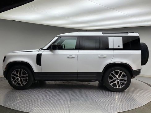 Used 2023 Land Rover Defender 110 SE AWD/4WD image 2