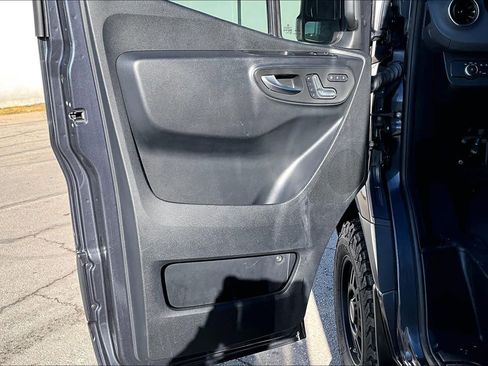 Used 2020 Mercedes-Benz Sprinter 2500 image 22