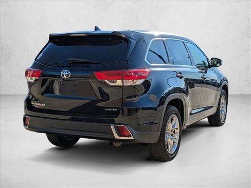 Used 2017 Toyota Highlander Limited image 5