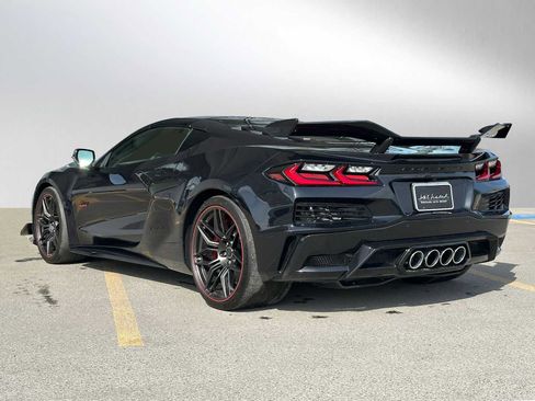 Used 2023 Chevrolet Corvette Z06 w/ Z07 Performance Package image 5