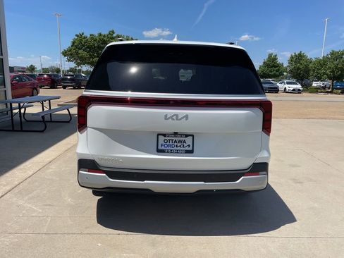 New 2026 Kia Carnival EX FWD image 6