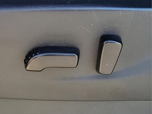 Used 2024 Nissan Frontier PRO-4X w/ Technology Package image 13