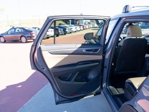 New 2026 Volkswagen Atlas Cross Sport SE image 12