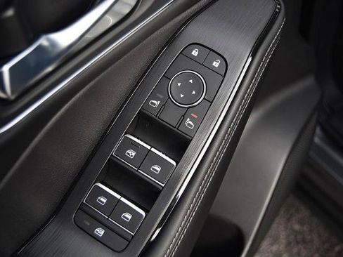 New 2026 Nissan Rogue Platinum image 9