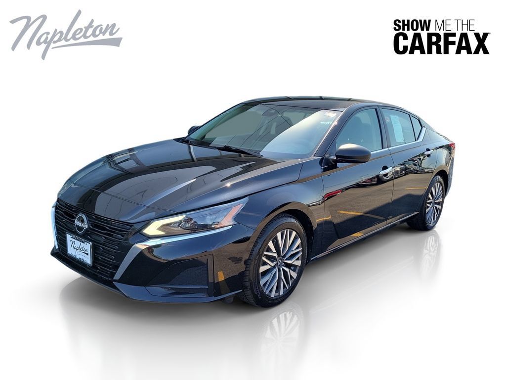 Used 2024 Nissan Altima 2.5 SV FWD image 1