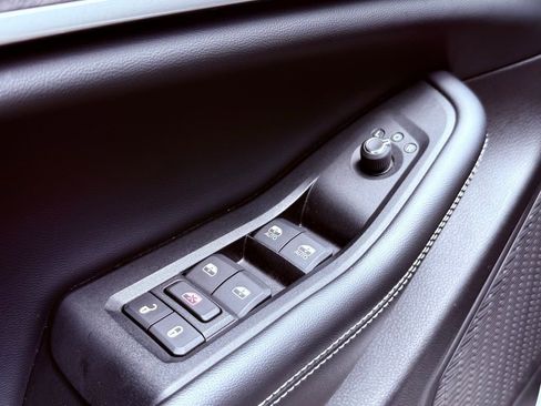 Used 2023 Jeep Grand Cherokee L Limited AWD/4WD image 20