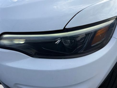 Certified 2022 Jeep Cherokee Limited image 21