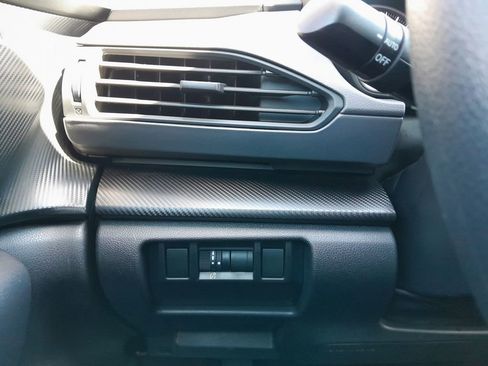 Certified 2025 Subaru Crosstrek 2.0i Premium image 16